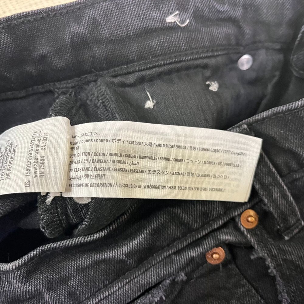 Abercrombie & Fitch 90s Straight Jeans Ultra High Rise - Black -  Size 28 - Picture 6 of 9